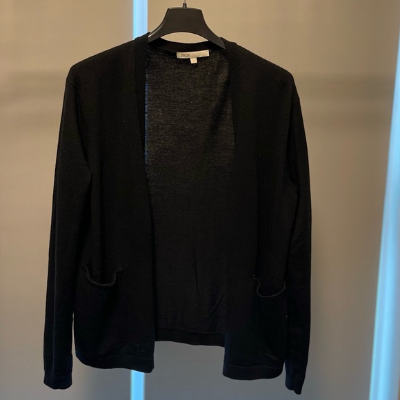 ❌SOLD❌Maje black 100%laine wool cardigan - gently worn. I’m good condition. - Picture 1 of 7